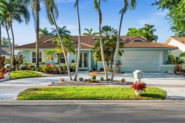 $949,900 | 9254 Northwest 18th Street, Plantation, FL 33322