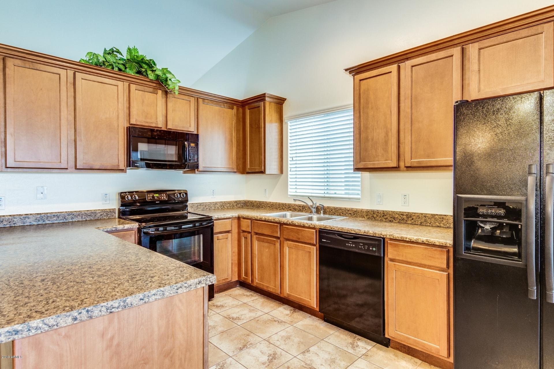 2726 West Pecan Road Phoenix, AZ 85041 - Photo 11 of 20 0011-Pecan (11)