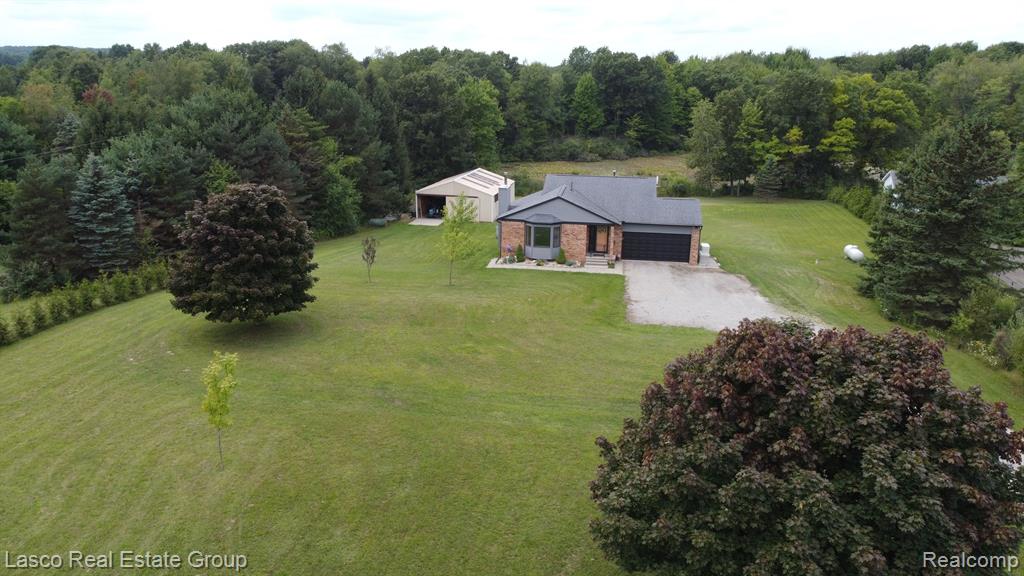 19310 Hickory Ridge Road Fenton, MI 48430 - Photo 2 of 29