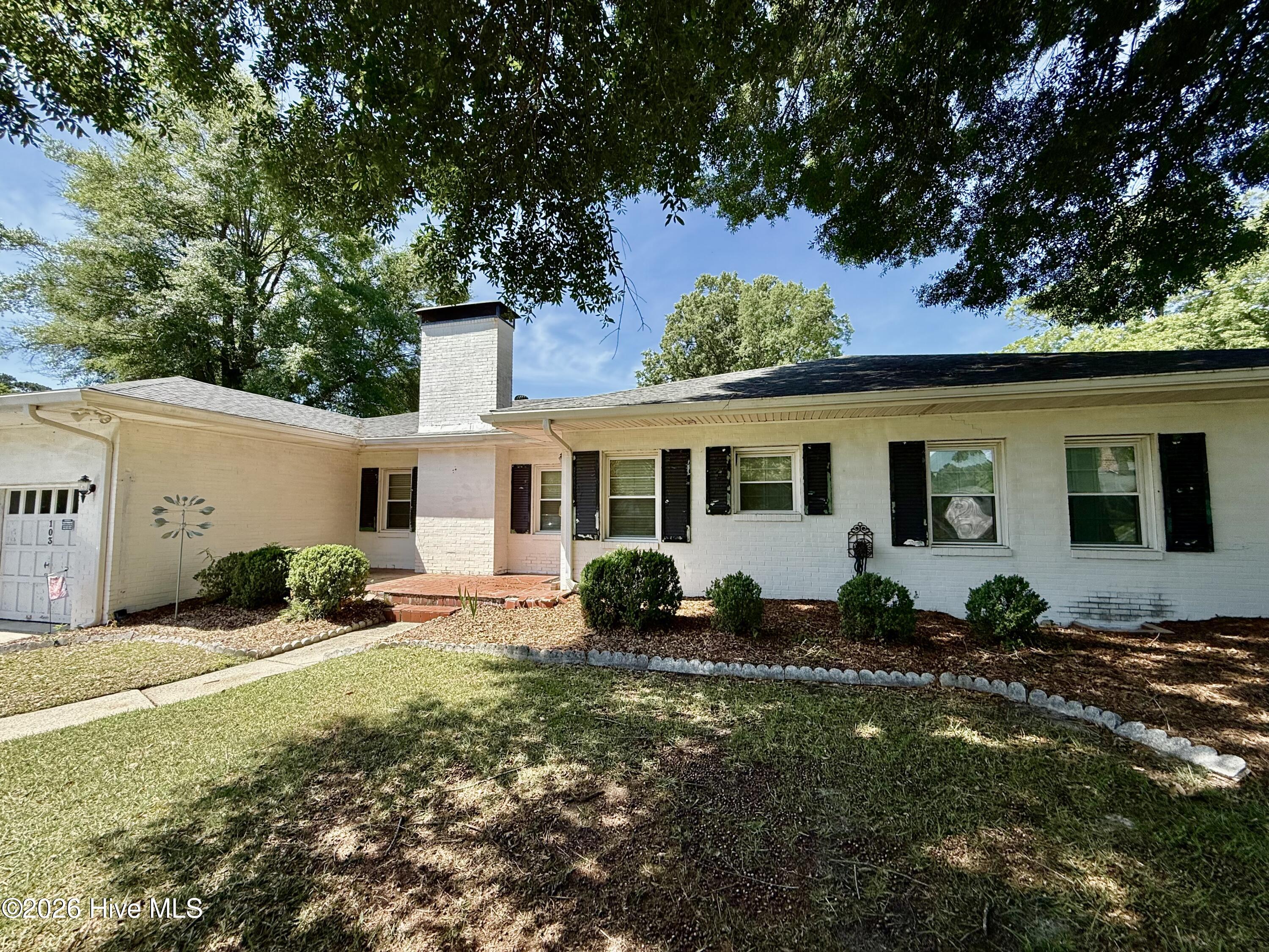 103 Finch Street Clinton, NC 28328 - Photo 1 of 31