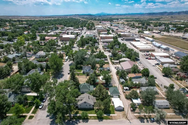 $249,900 | 334 North 3rd Street, Douglas, WY 82633