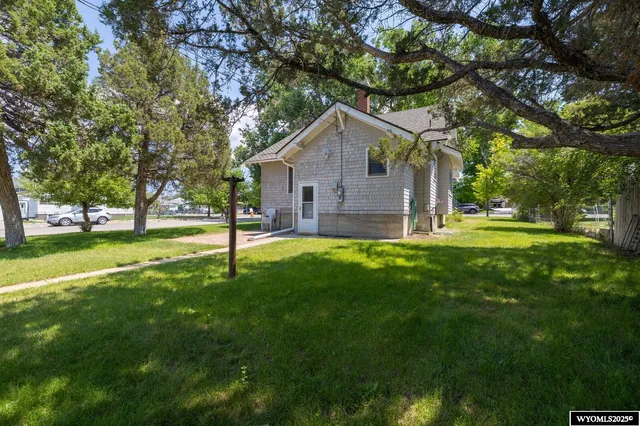 $249,900 | 334 North 3rd Street, Douglas, WY 82633