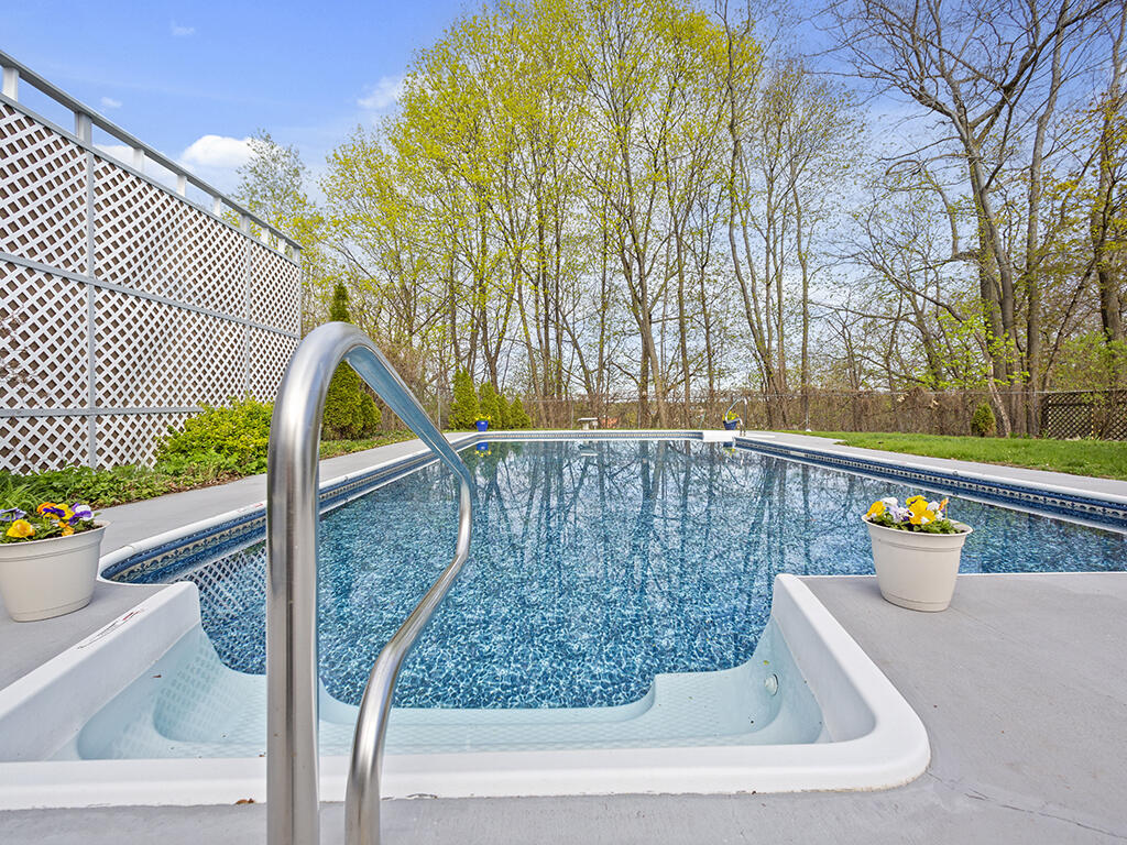 16 Colonial Street Waterville, ME 04901 - Photo 2 of 24 In-ground Pool