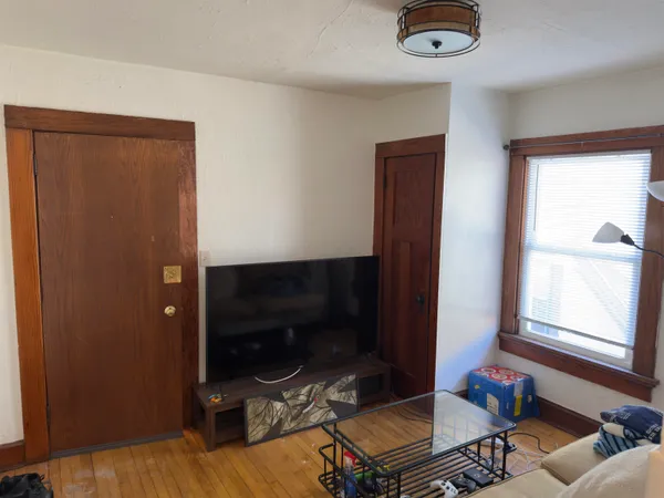 $1,450 | 213 South Broom Street, Unit 3, Madison, WI 53703