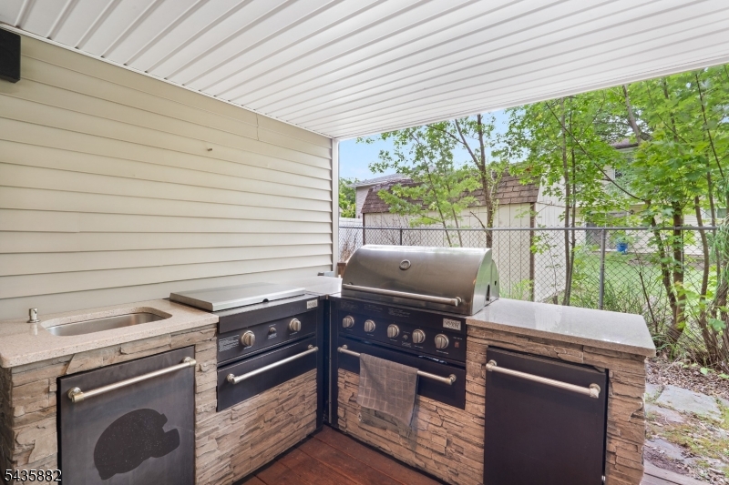 8 Robin Road Somerville, NJ 08876 - Photo 26 of 32