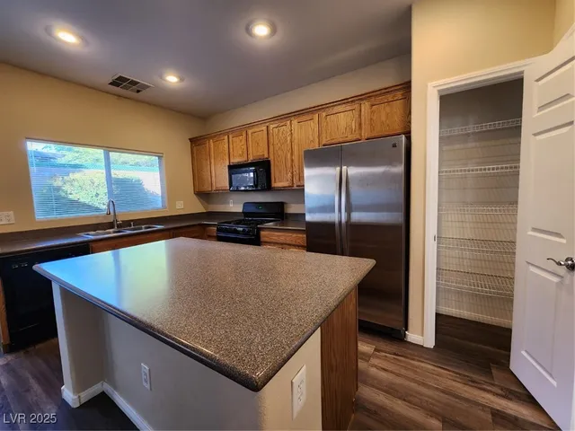 $1,830 | 9409 Crimson Sky Street, Las Vegas, NV 89178