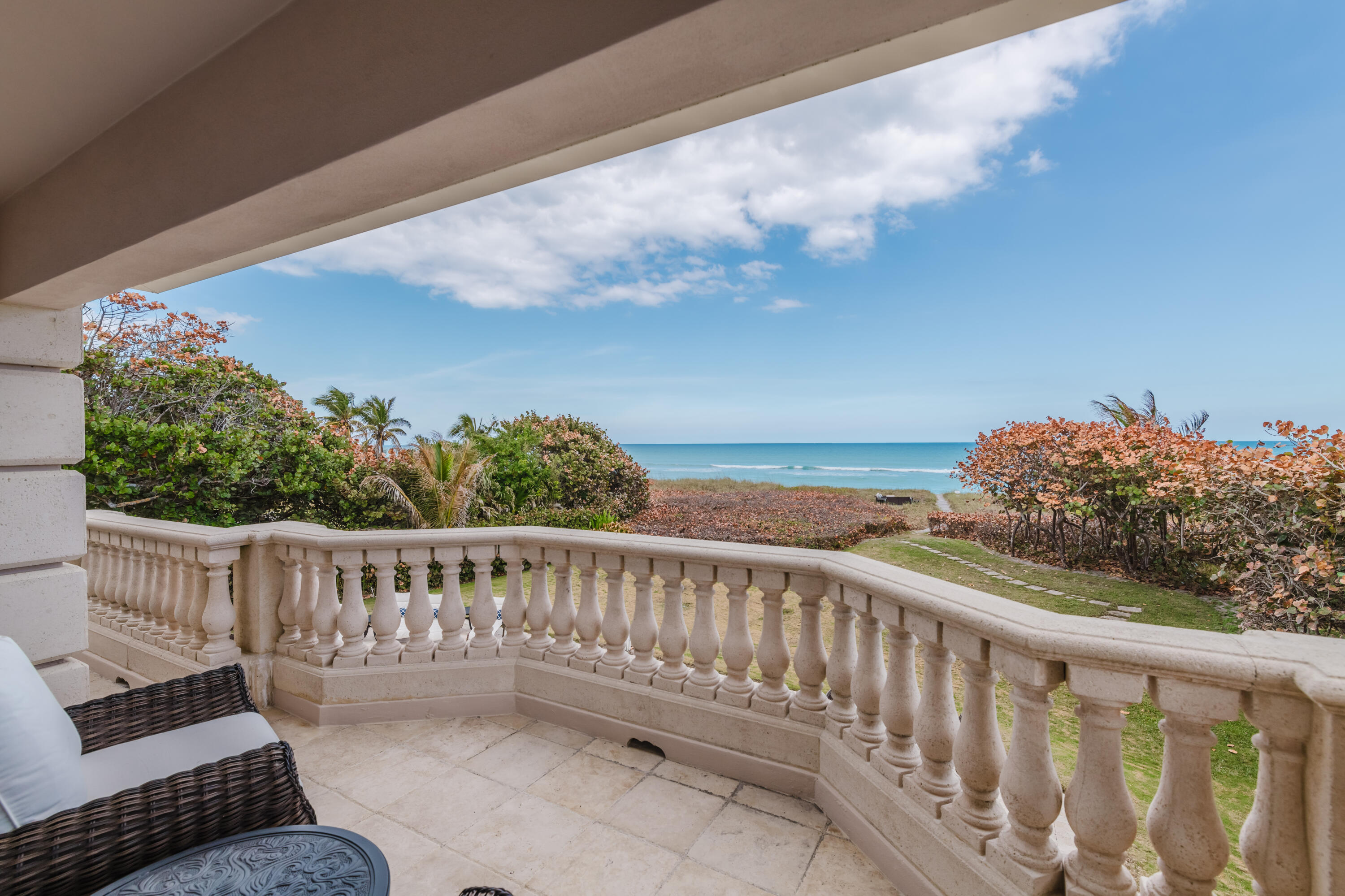 19 North Beach Road Jupiter Island, FL 33455 - Photo 43 of 80 Balcony with Ocean View
