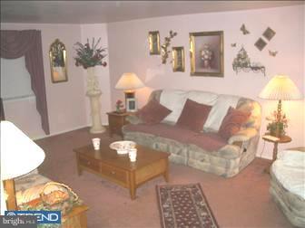 618 Cambridge Road Brookhaven, PA 19015 - Photo 2 of 6 Family Room