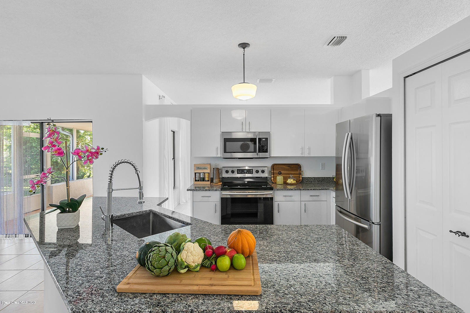 1282 Ragen Road Southeast Palm Bay, FL 32909 - Photo 2 of 22 Kitchen