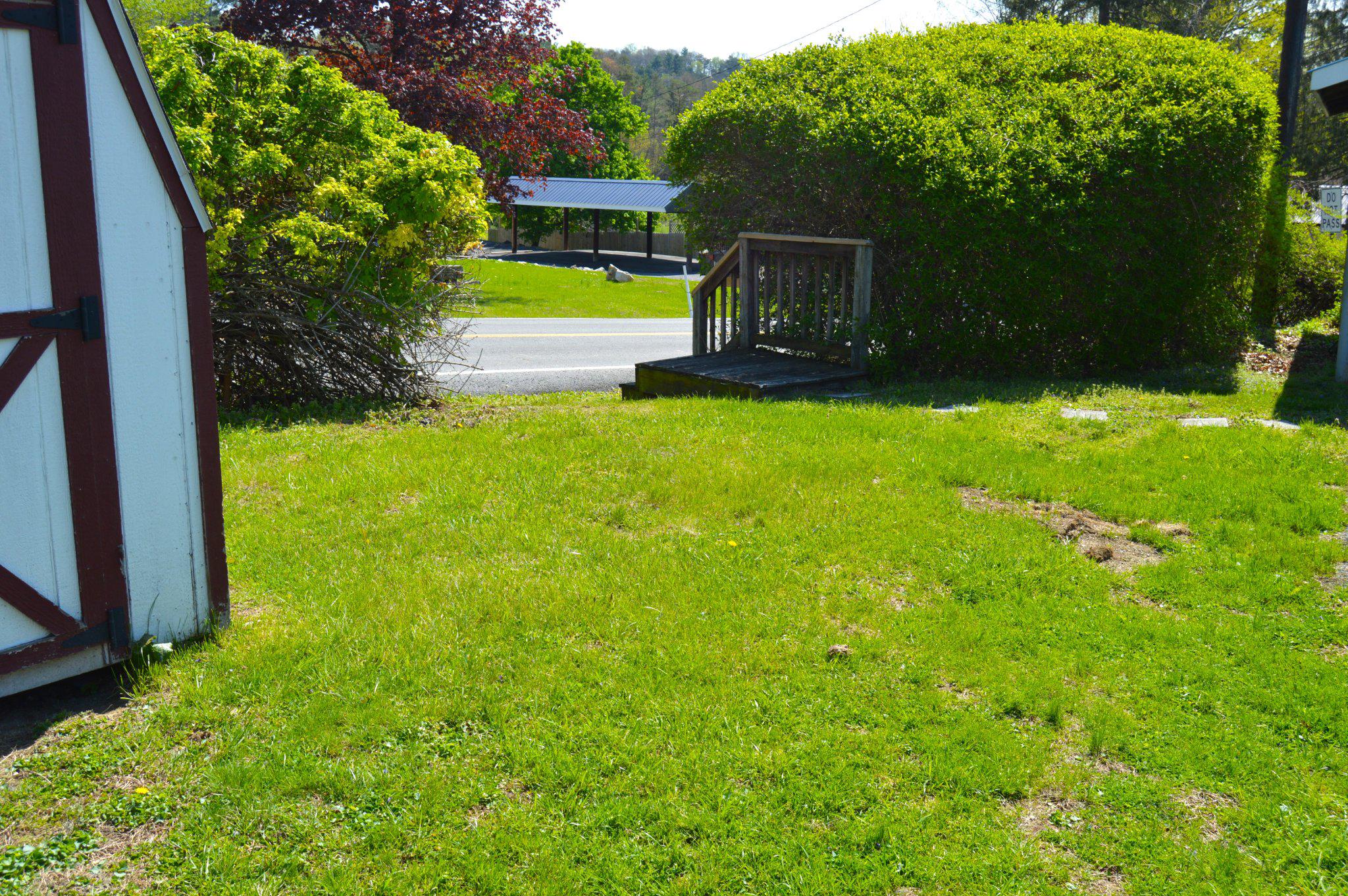 3225 Cold Springs Road Huntingdon, PA 16652 - Photo 5 of 40 Side yard