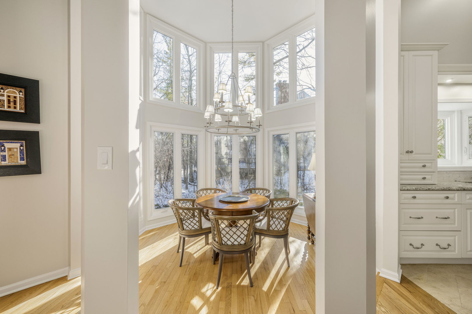 175 Margate Court Lake Bluff, IL 60044 - Photo 14 of 57 a dining room with furniture a chandelier and wooden floor