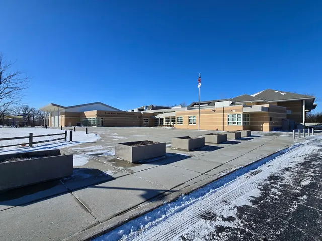 $1,140,000 | 175 Margate Court, Lake Bluff, IL 60044