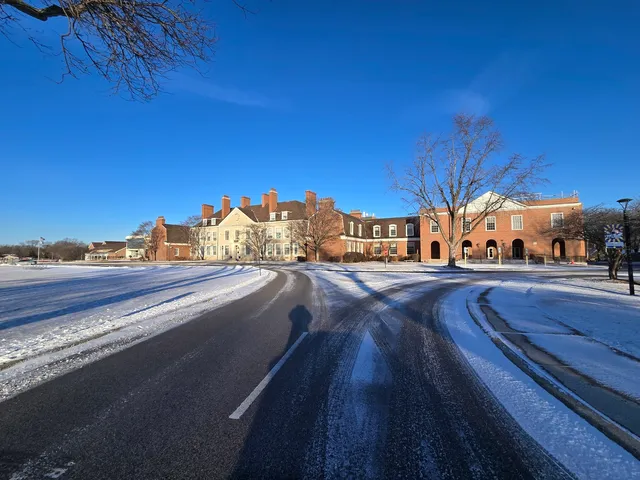 $1,140,000 | 175 Margate Court, Lake Bluff, IL 60044