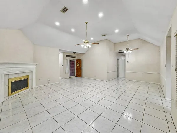 $2,099 | 13607 Sable Lane, Houston, TX 77014