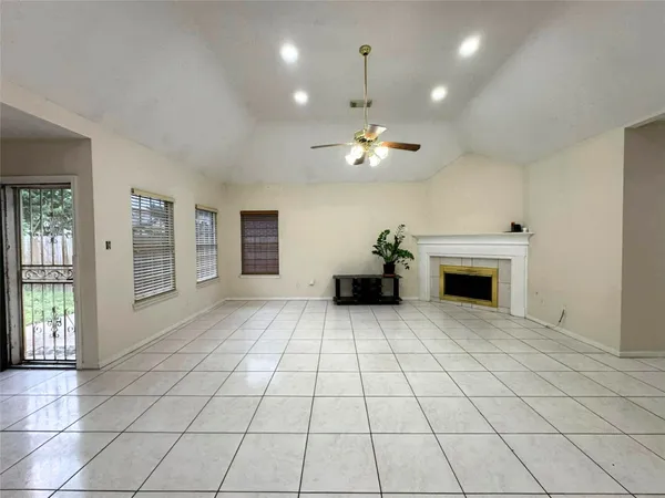 $1,899 | 13607 Sable Lane, Houston, TX 77014