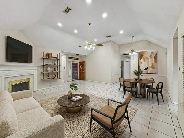 $2,099 | 13607 Sable Lane, Houston, TX 77014