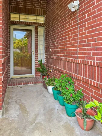 $2,099 | 13607 Sable Lane, Houston, TX 77014