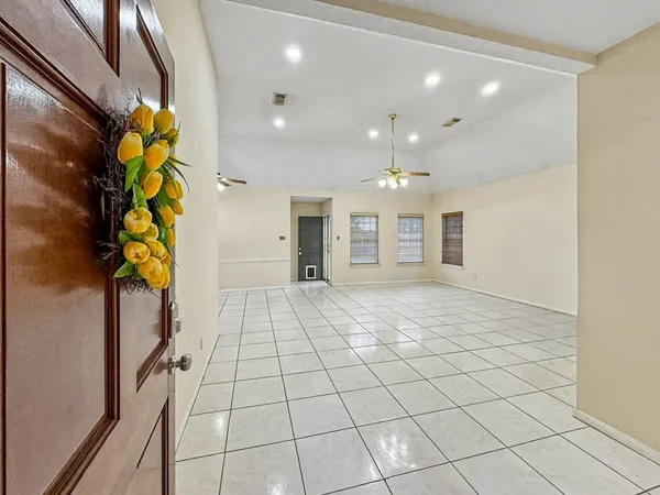 $2,099 | 13607 Sable Lane, Houston, TX 77014