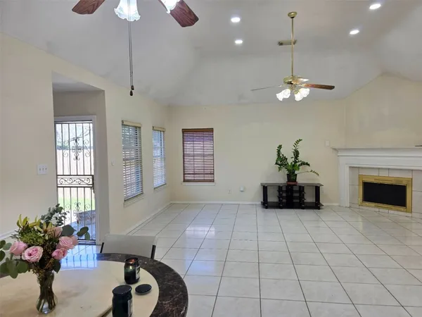 $2,099 | 13607 Sable Lane, Houston, TX 77014