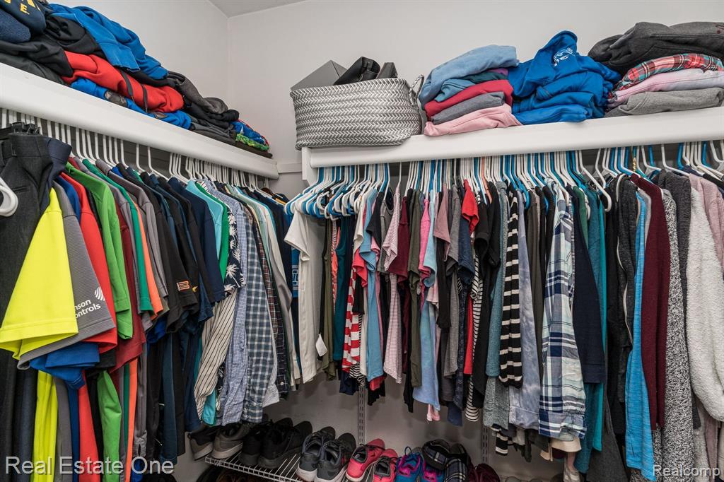 390 Shadywood Road Rochester Hills, MI 48307 - Photo 25 of 38