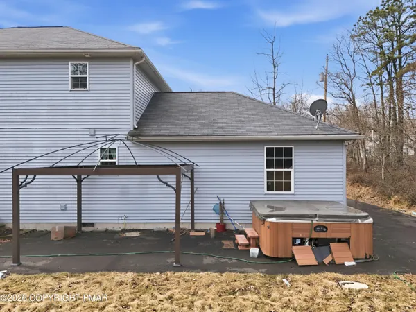 $426,550 | 959 Cricket Lane, Long Pond, PA 18334