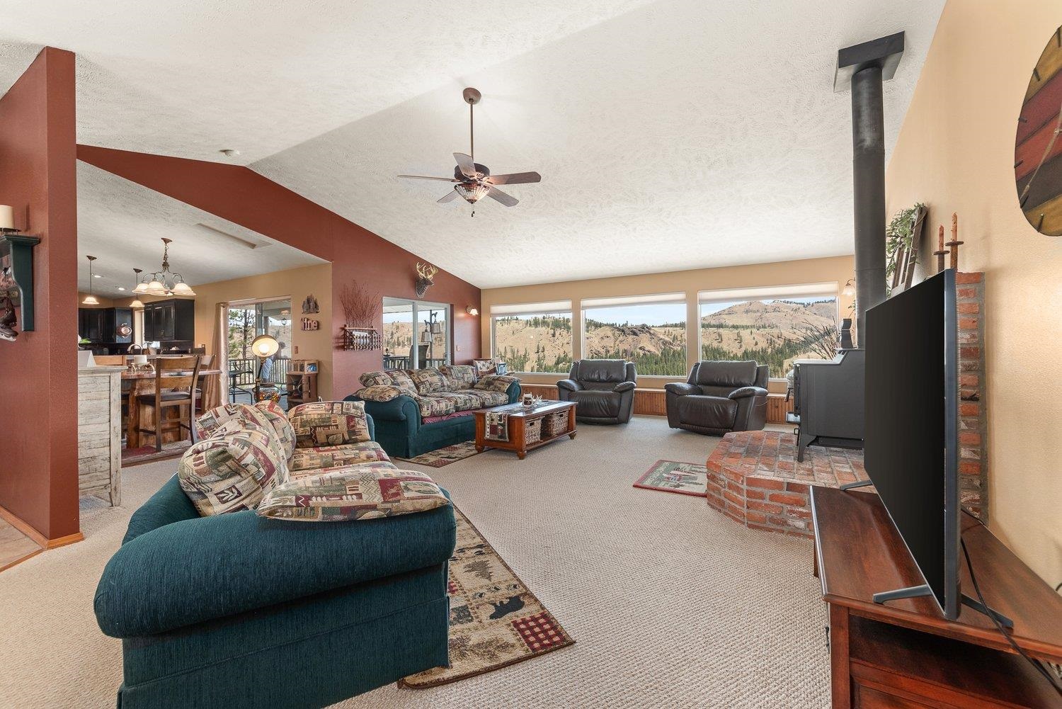 38360 Cayuse Cove Road East Davenport, WA 99122 - Photo 4 of 50