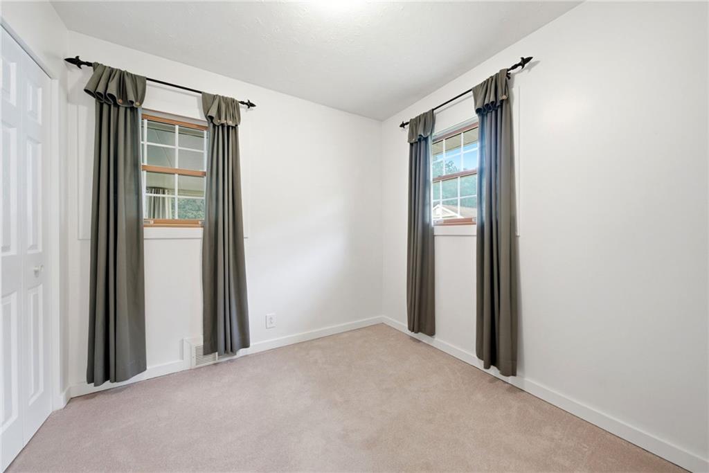 308 Maple Road Pittsburgh, PA 15239 - Photo 20 of 47 Gallery Image 20