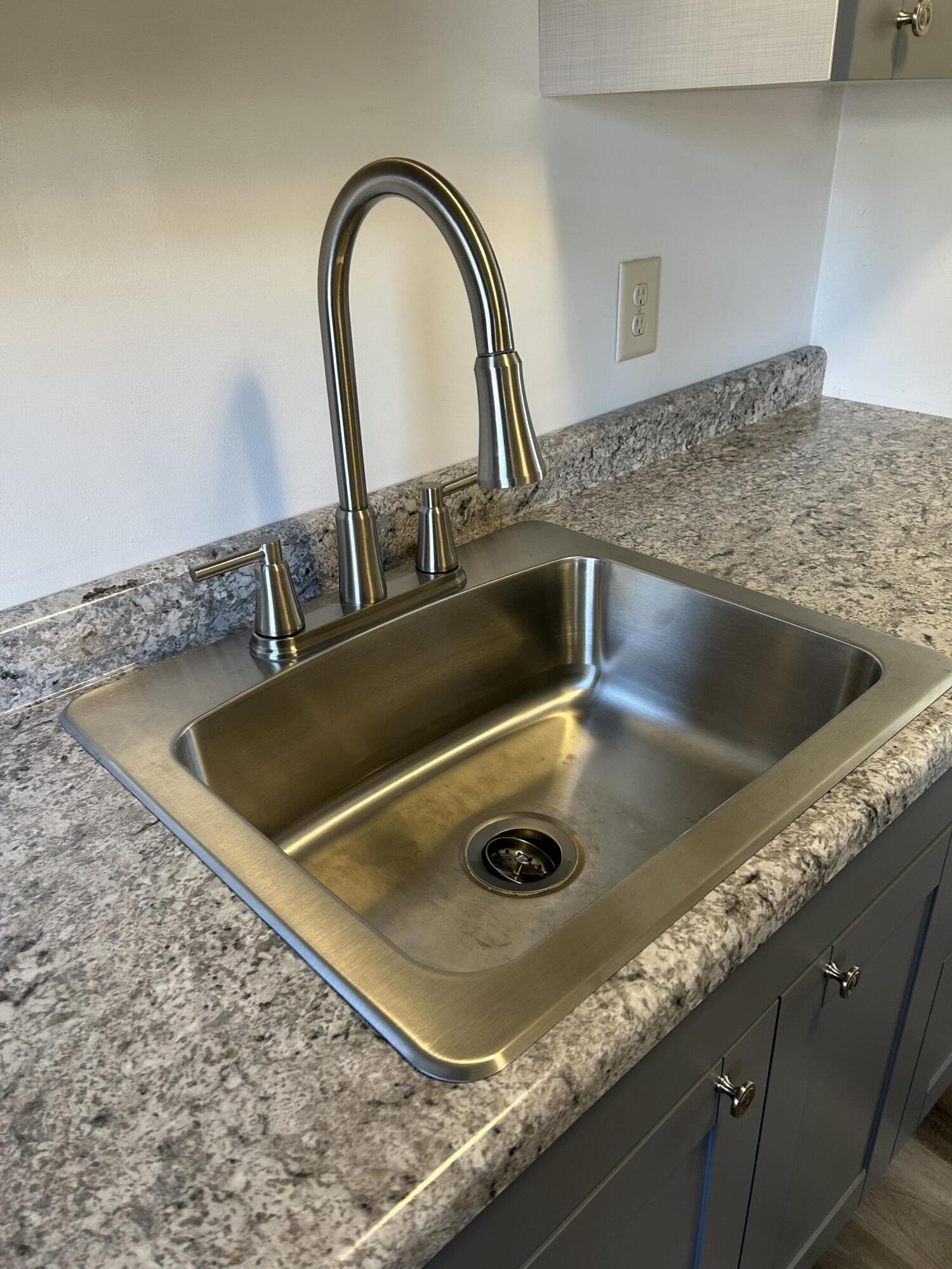 511 South Wayne Street Gary, IN 46403 - Photo 6 of 15 1500x2000