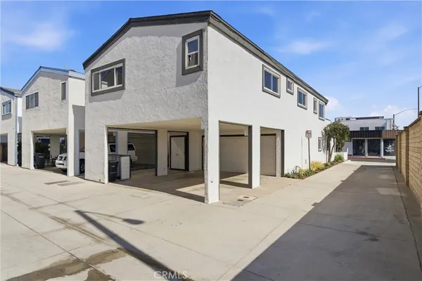 $2,799,000 | 203 Cedar Street, Unit A & B, Newport Beach, CA 92663