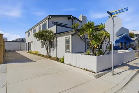 $2,799,000 | 203 Cedar Street, Unit A & B, Newport Beach, CA 92663