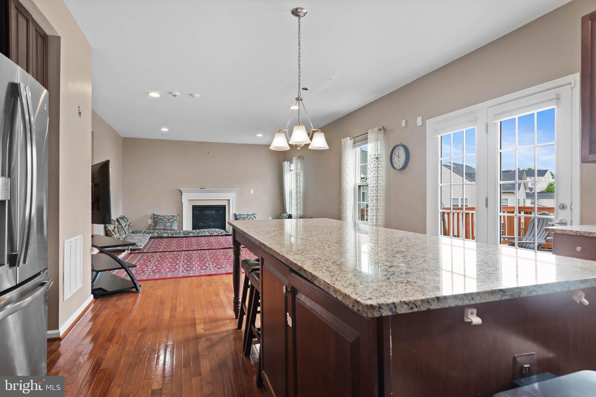 3214 Fledgling Circle Woodbridge, VA 22193 - Photo 17 of 29 Bright and inviting open kitchen space.