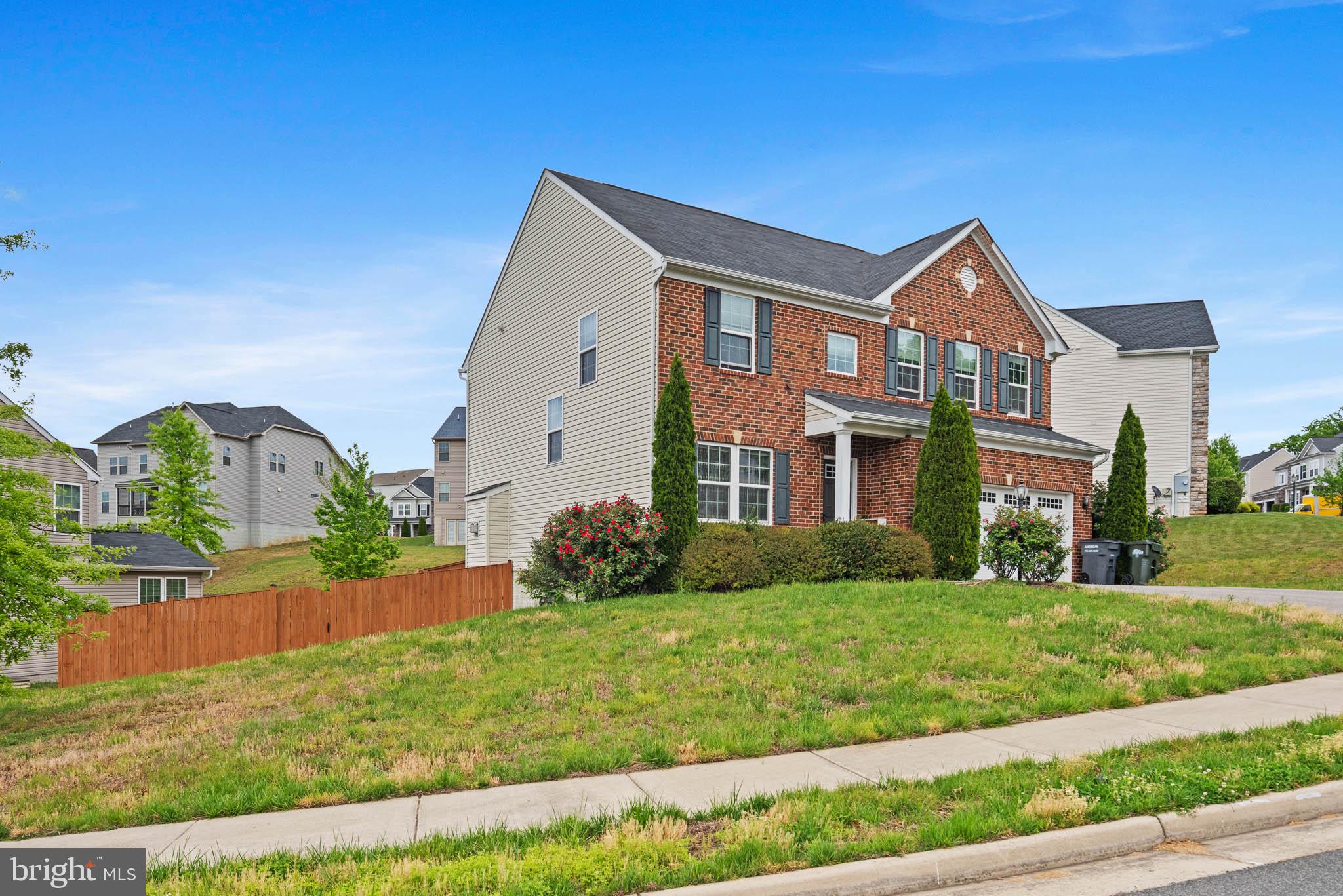 3214 Fledgling Circle Woodbridge, VA 22193 - Photo 6 of 29 Charming home with lush greenery.