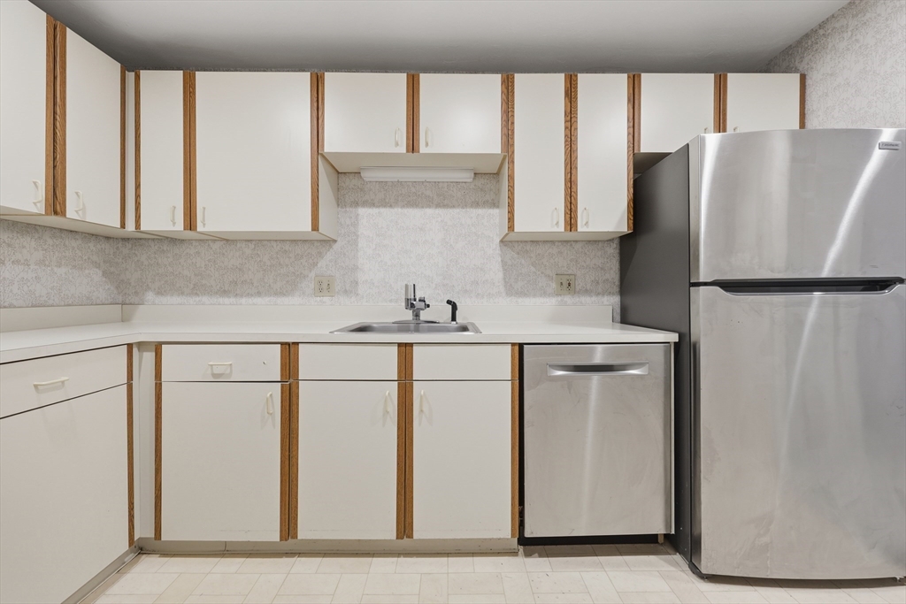 44 Elm Street, Unit 303 Worcester, MA 01609 - Photo 10 of 29