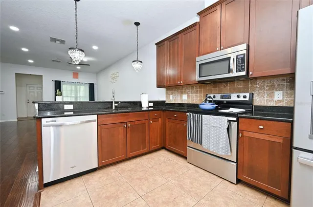 $2,760 | 12562 Streamdale Drive, Tampa, FL 33626