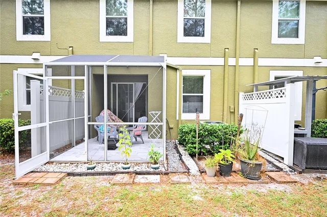 $2,760 | 12562 Streamdale Drive, Tampa, FL 33626