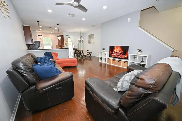 $2,760 | 12562 Streamdale Drive, Tampa, FL 33626