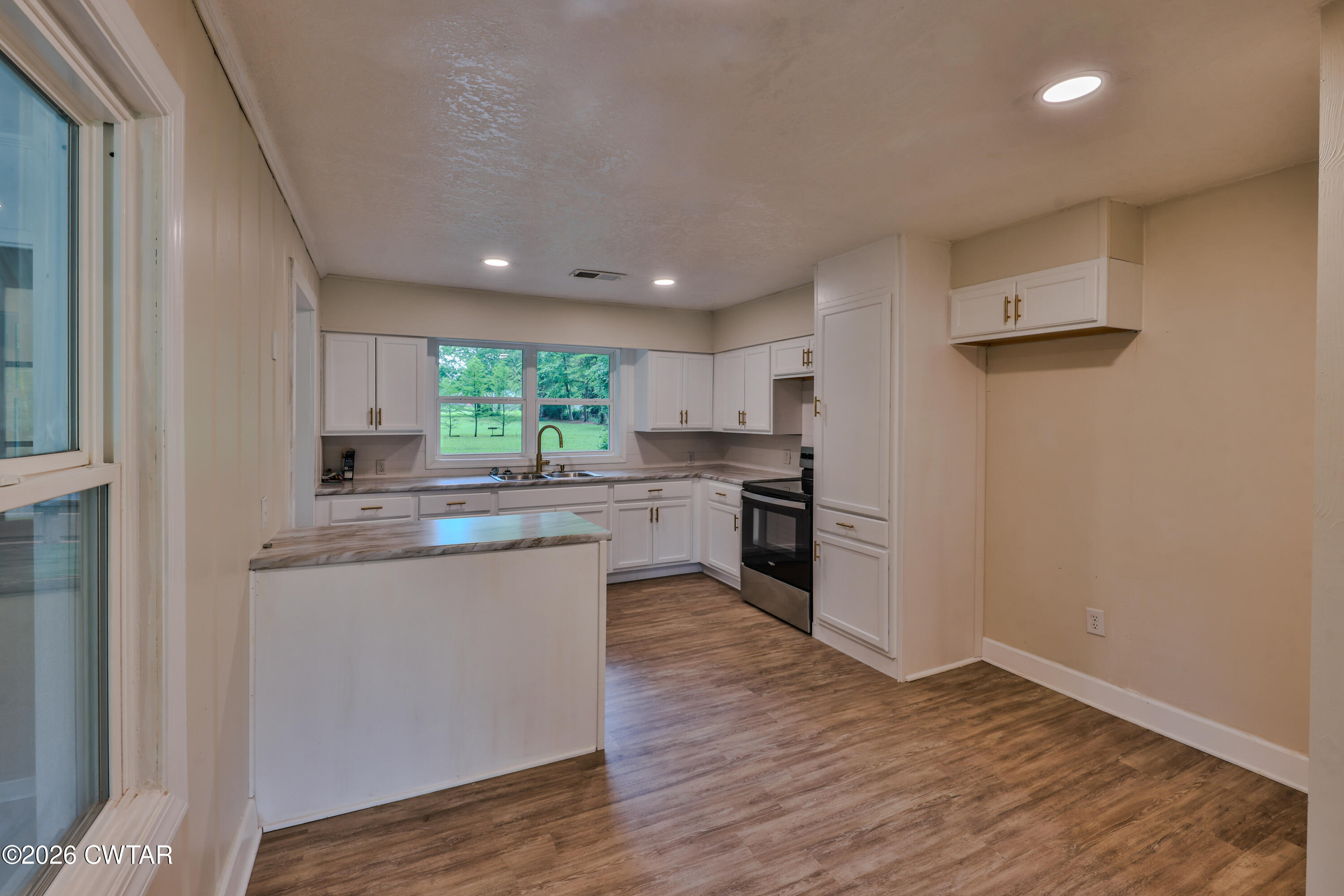 518 K Street Martin, TN 38237 - Photo 6 of 25 FT8A9727