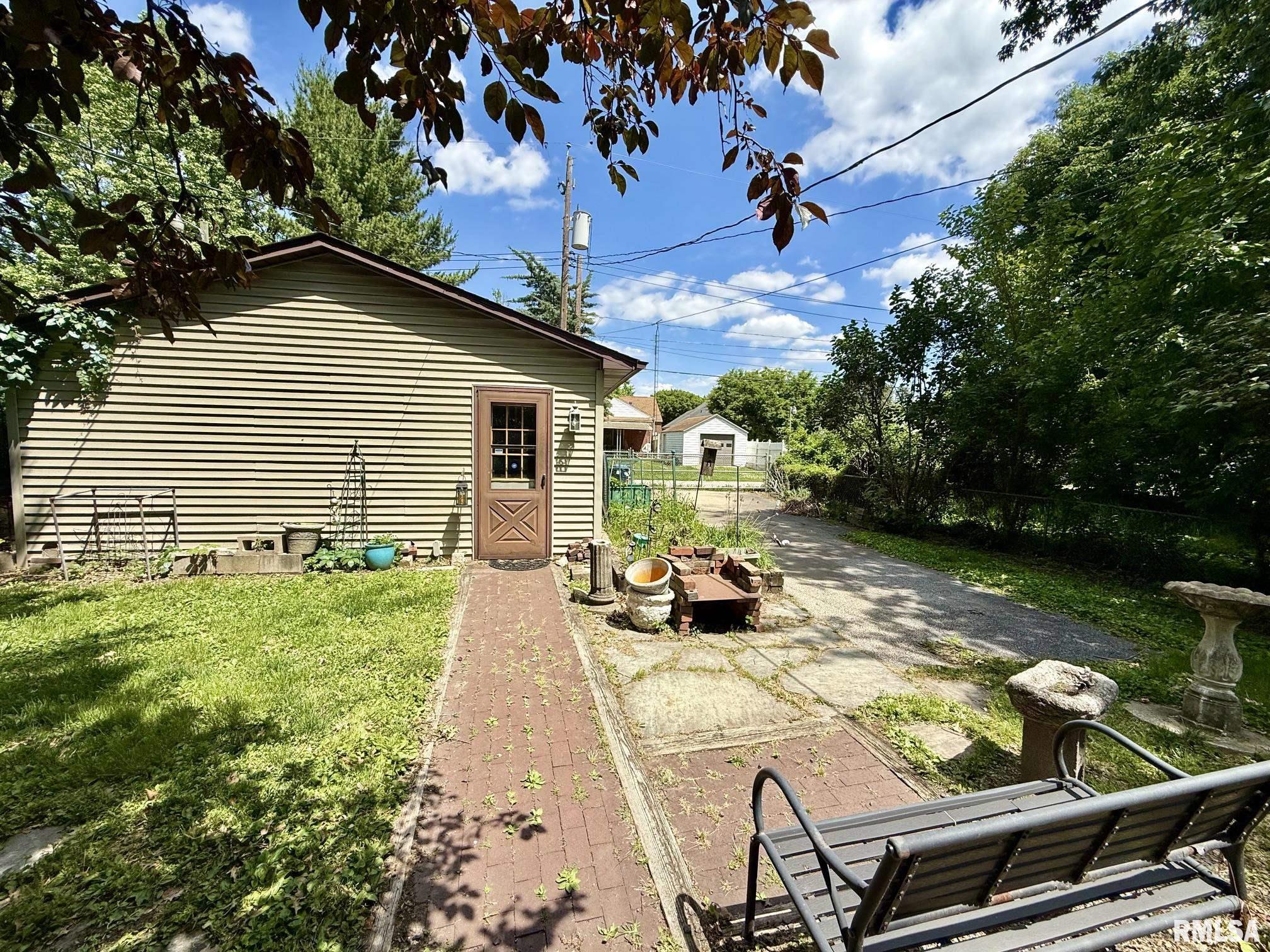 2452 South 5th Street Springfield, IL 62703 - Photo 4 of 7