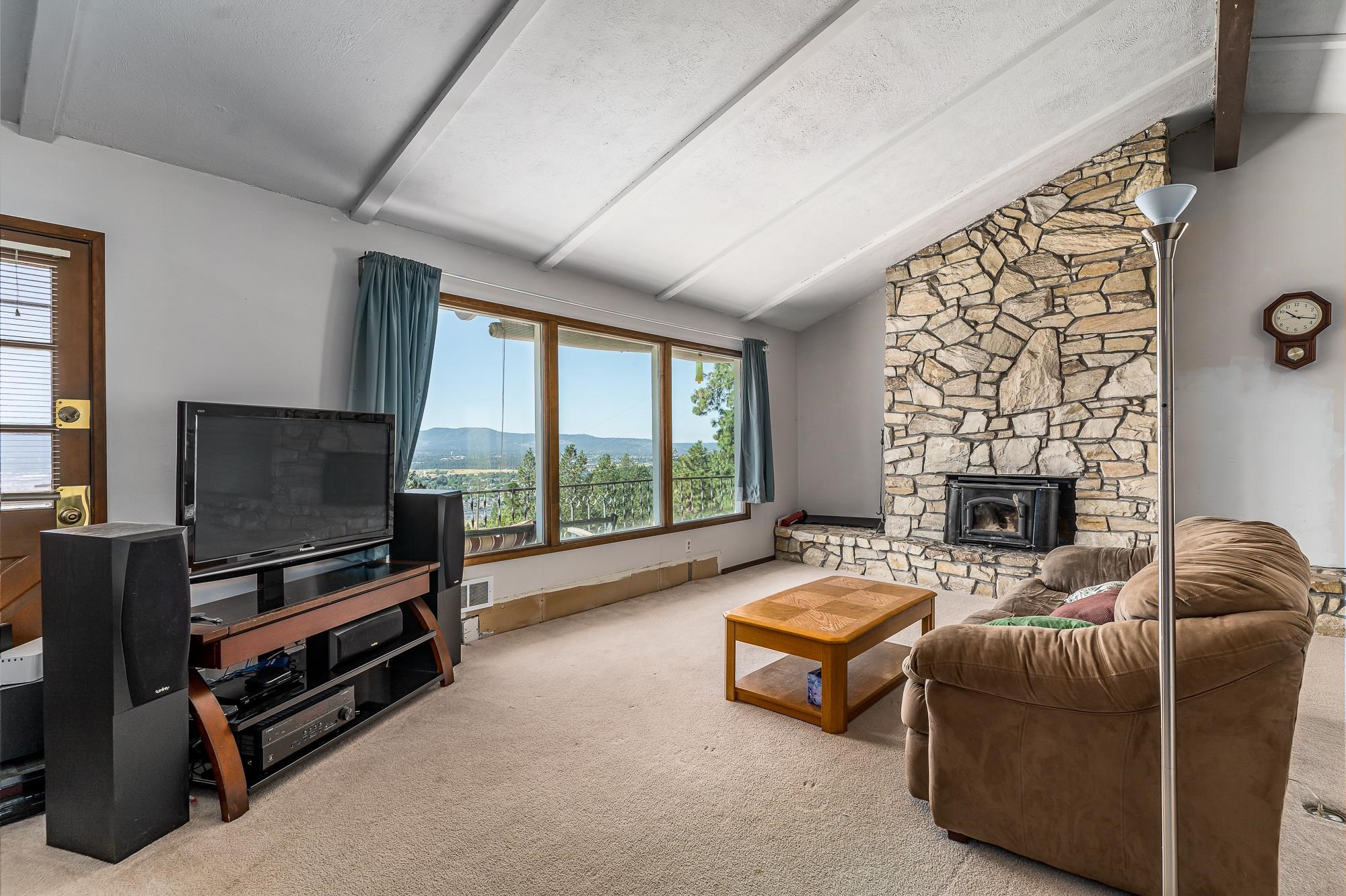 15207 East Jacobs Road Spokane, WA 99217 - Photo 3 of 22