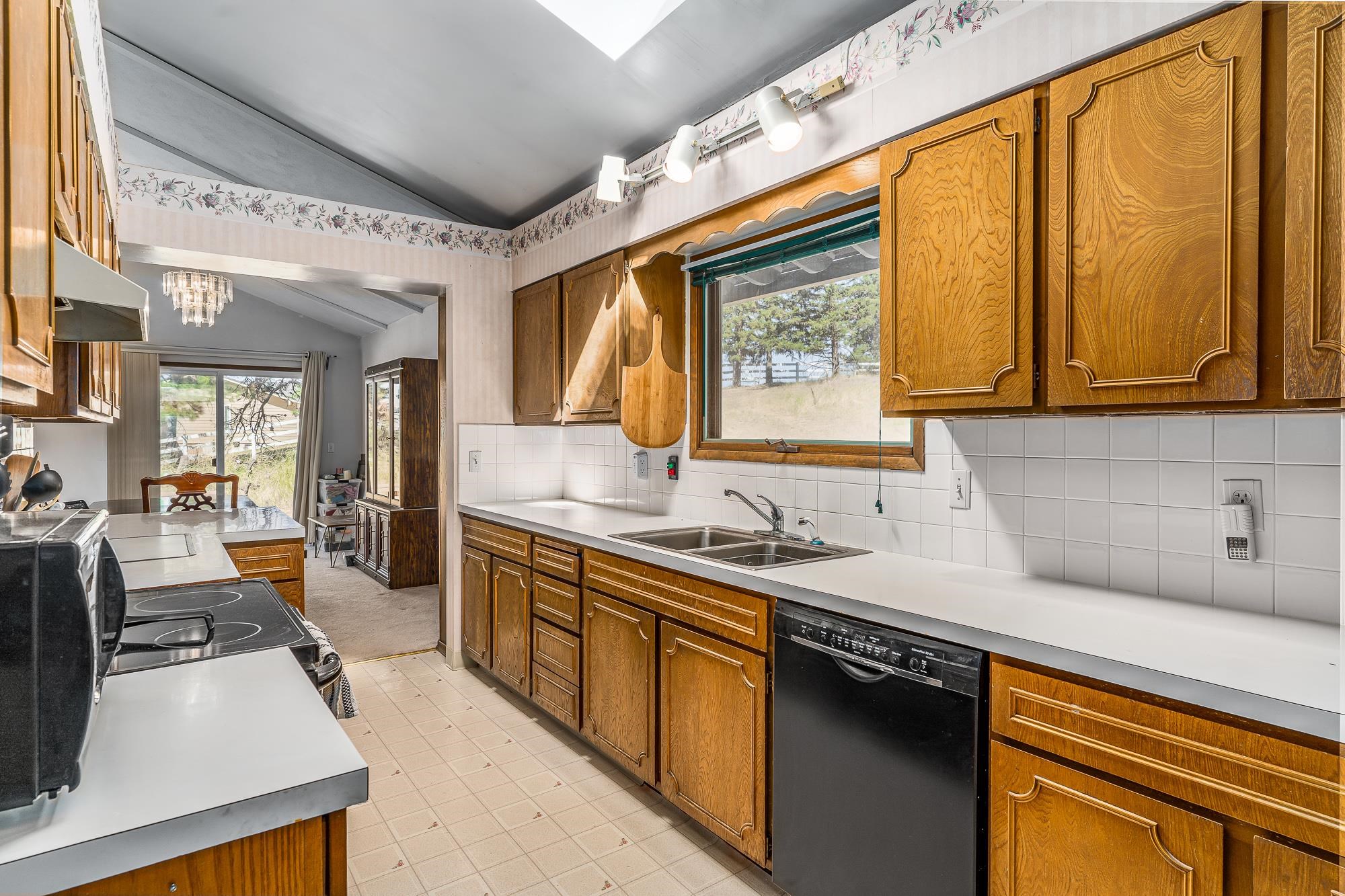 15207 East Jacobs Road Spokane, WA 99217 - Photo 6 of 22