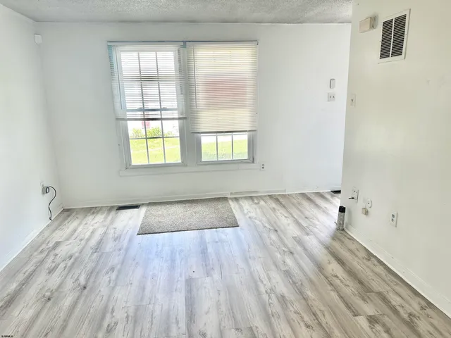 $1,500 | 6 Theresa Court, Unit 6, Galloway Township, NJ 08205