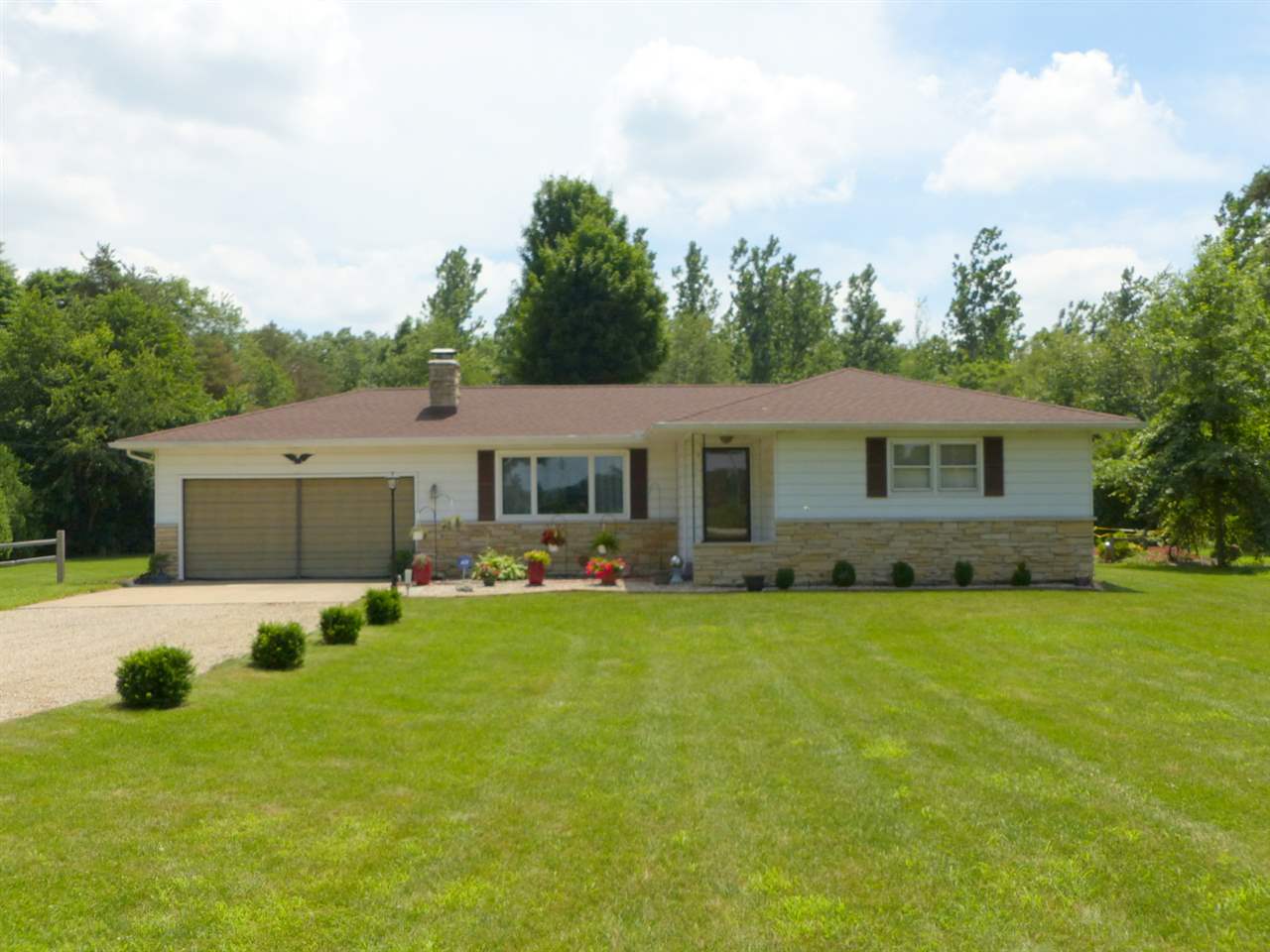 27522 Inwood Road North Liberty, IN 46554 - Photo 1 of 32 Gallery Image 1