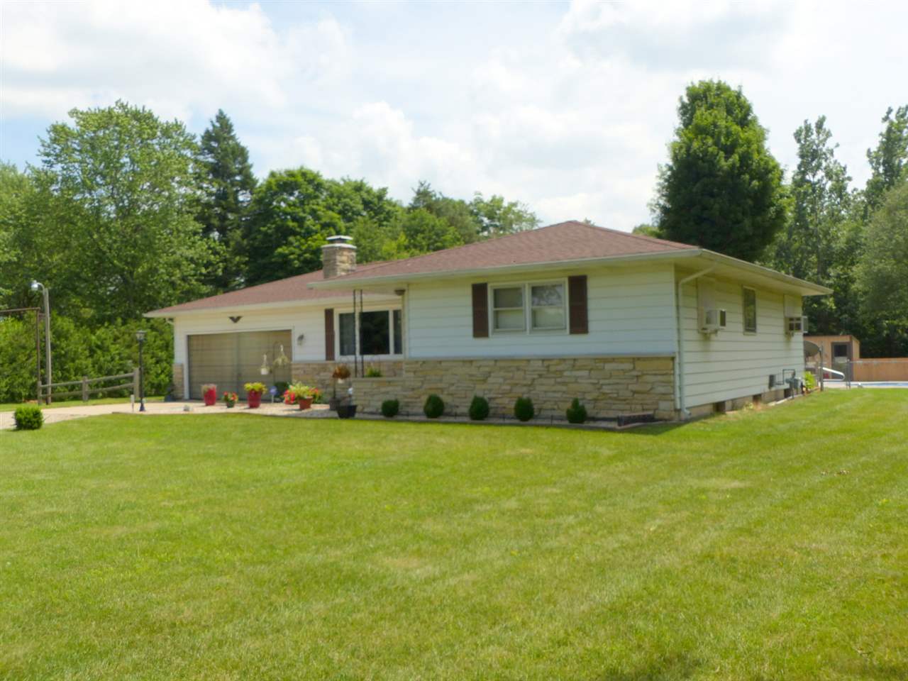 27522 Inwood Road North Liberty, IN 46554 - Photo 30 of 32 Gallery Image 30