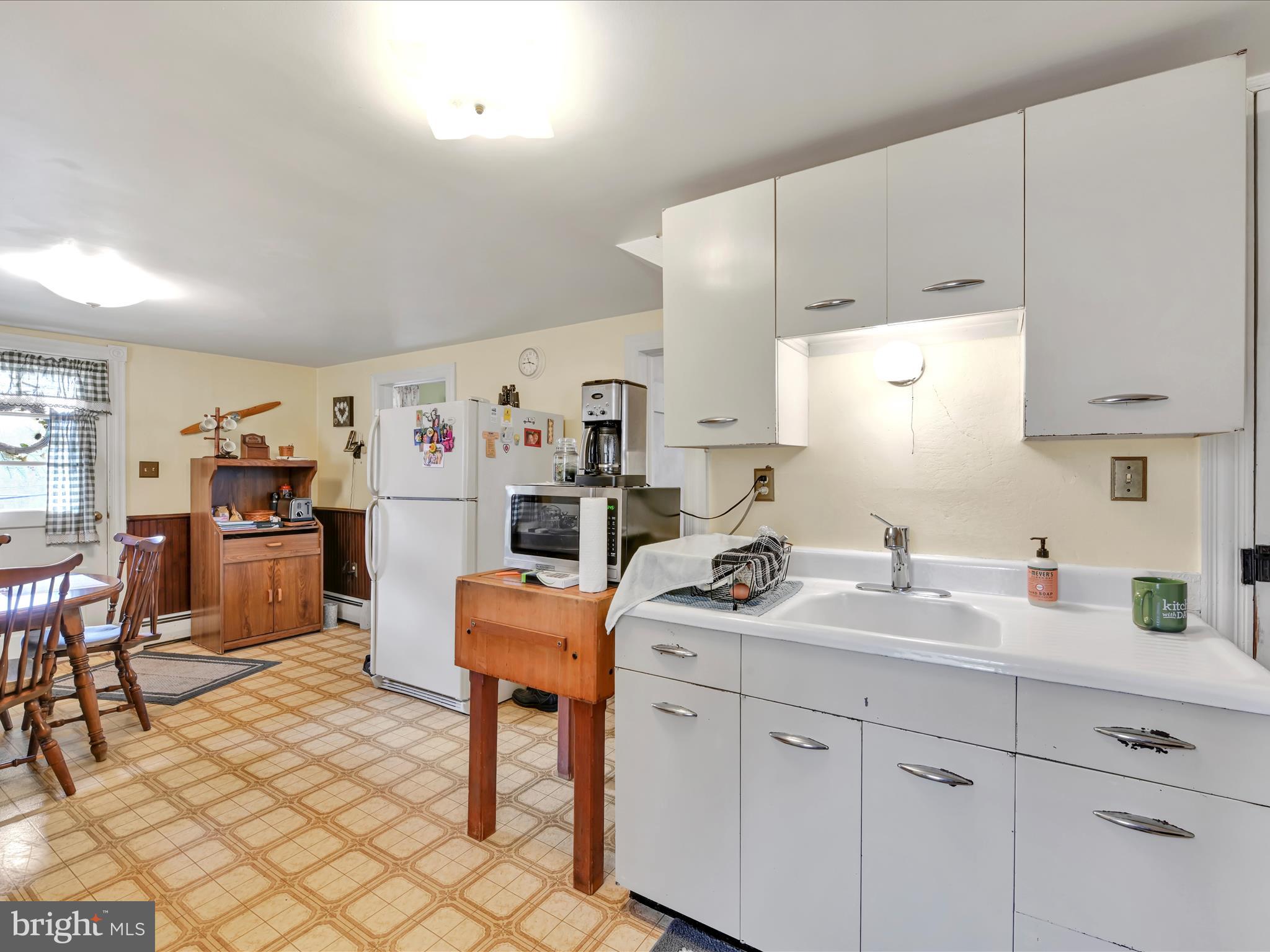 485 North Clay Road Stevens, PA 17578 - Photo 12 of 33 Kitchen