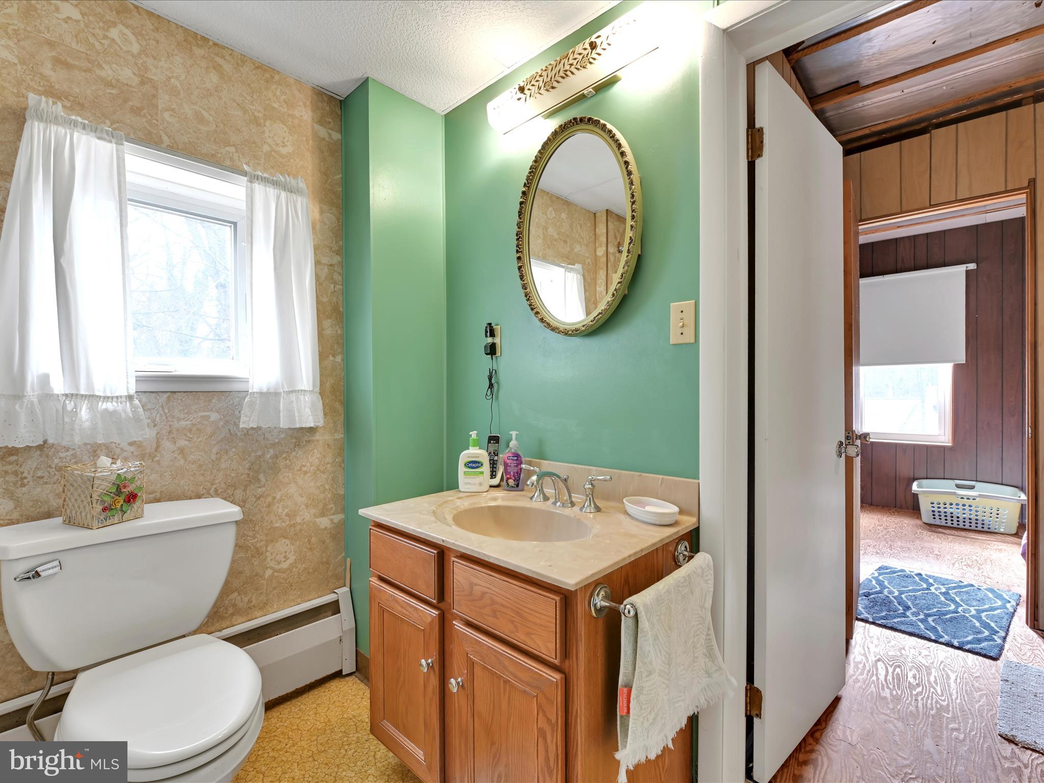 485 North Clay Road Stevens, PA 17578 - Photo 23 of 33 Bathroom