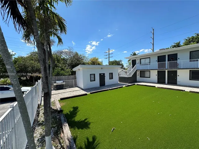 $1,595 | 2325 Arthur Street, Unit 7, Hollywood, FL 33020