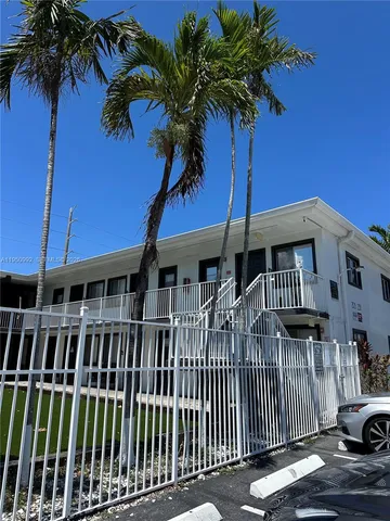 $1,595 | 2325 Arthur Street, Unit 7, Hollywood, FL 33020