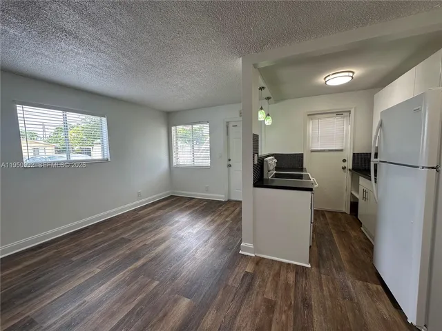 $1,595 | 2325 Arthur Street, Unit 7, Hollywood, FL 33020