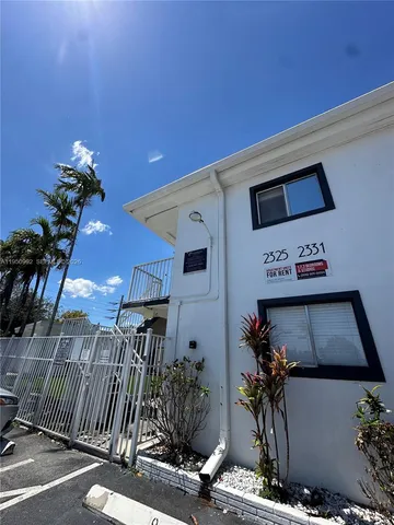 $1,595 | 2325 Arthur Street, Unit 7, Hollywood, FL 33020