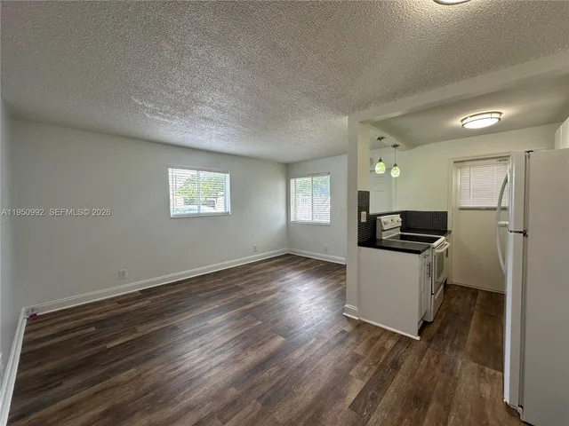 $1,595 | 2325 Arthur Street, Unit 7, Hollywood, FL 33020